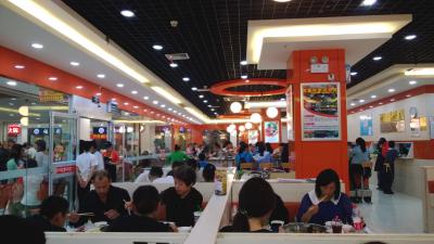 91视频污免费看養生湯鍋店店內