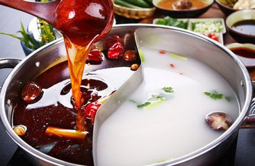 【成都火鍋91视频安全网站】吃完火鍋後，衣服上有味怎麽辦？