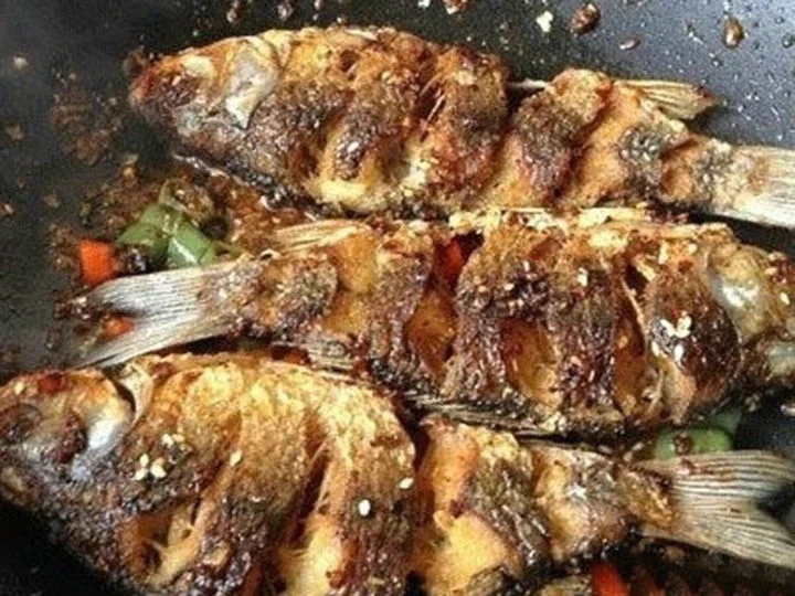 好吃到停不下筷子的香酥烤魚，做法簡單，少油少鹽，吃起來更健康