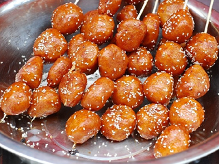 外酥裏脆的糖油果子，成都的風味小吃之一，做起來如此簡單