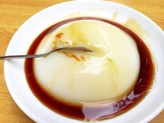 夏季天熱，在家自製特色小吃涼糕，方法簡單