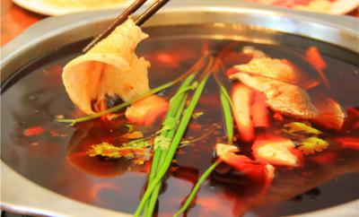 成都火鍋91视频安全网站:魚火鍋的家庭做法，魚肉鮮嫩香辣爽口