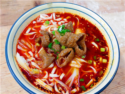 成都學重慶小麵技能訓練多少錢？特色美食小吃訓練